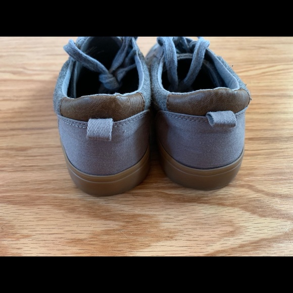 Old Navy gray felt and canvas fashion sneaker - Picture 3 of 4